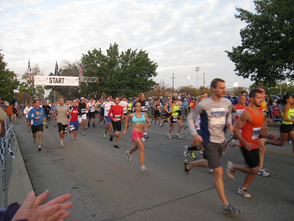 Fort4Fitness 2011 015.JPG - The 2011 Fort Wayne Indiana "Fort 4 Fitness" Half Marathon. September 24, 2011. My first time here, the fourth running of the race.